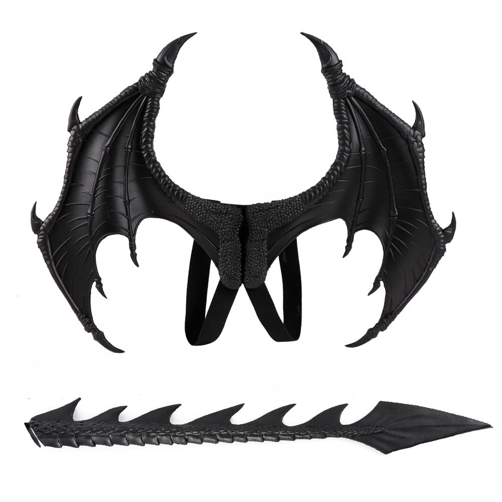 Dress-up wings in black