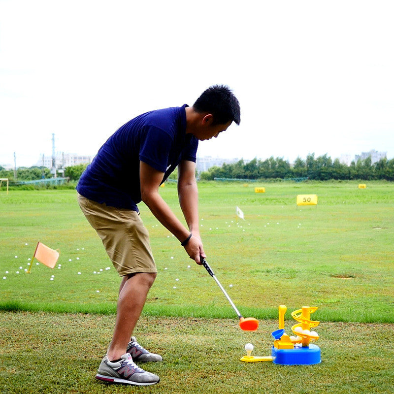 Child sized golf clubs included in the set