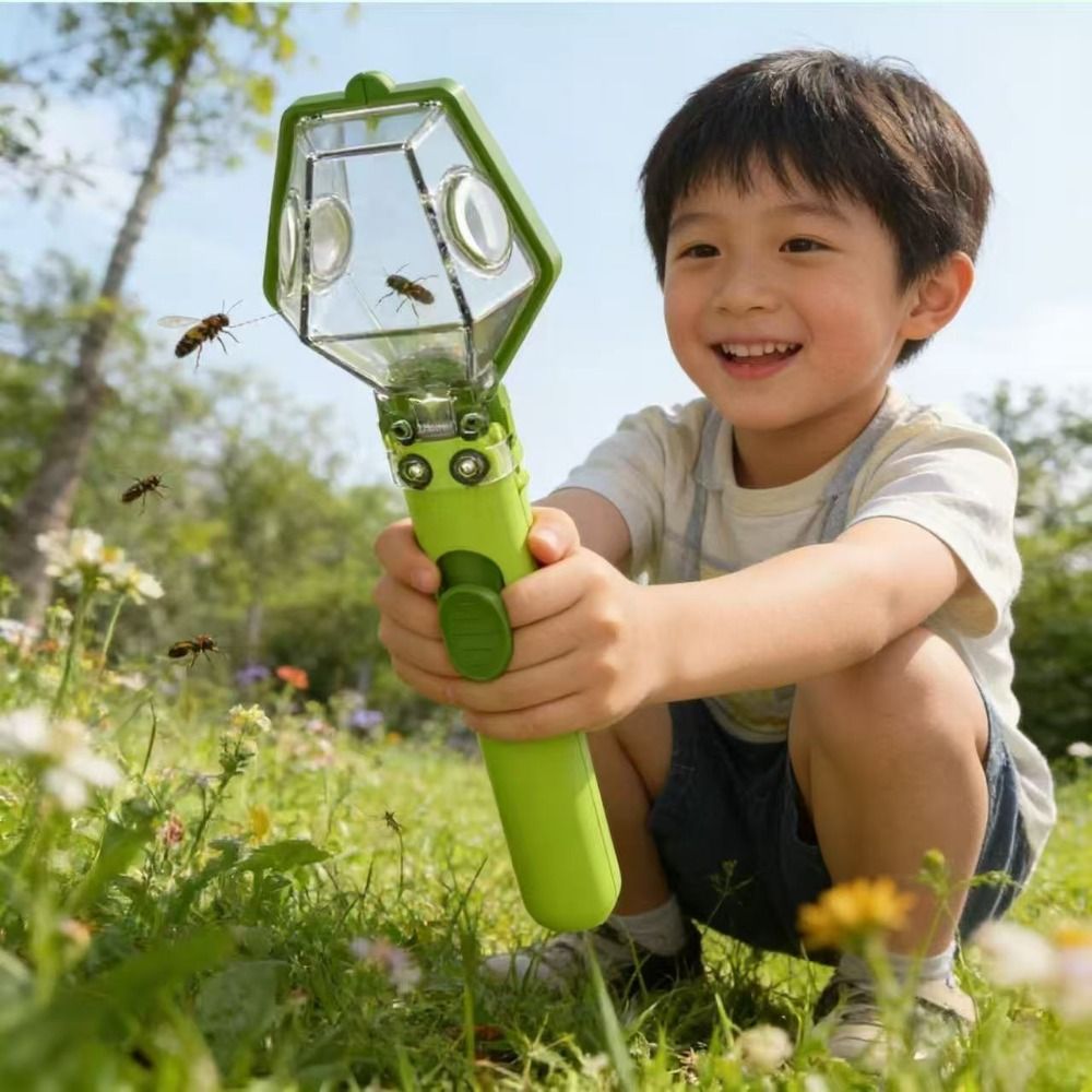 Kids bug catcher with magnifier